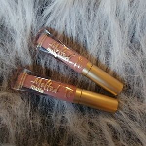 Too faced melted matte Cool Girl / Child Star